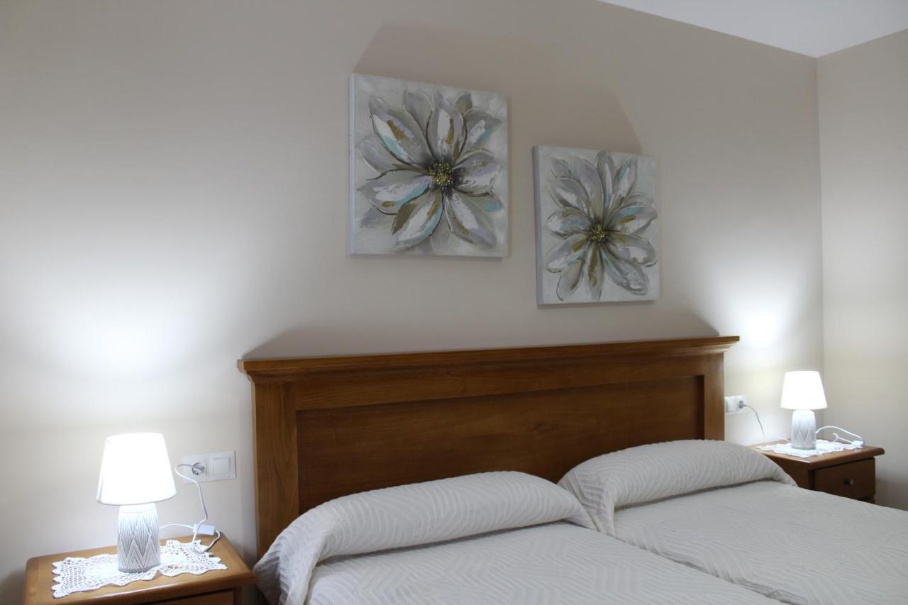 Apartamentos Casa Cerolleiro Кастропол Екстериор снимка