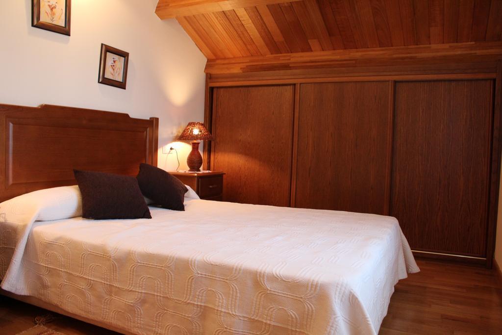 Apartamentos Casa Cerolleiro Кастропол Екстериор снимка