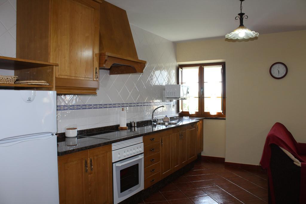 Apartamentos Casa Cerolleiro Кастропол Екстериор снимка