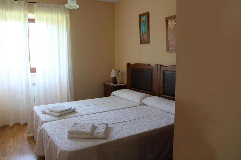 Apartamentos Casa Cerolleiro Кастропол Екстериор снимка