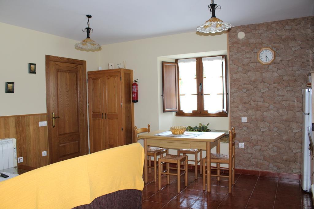 Apartamentos Casa Cerolleiro Кастропол Екстериор снимка