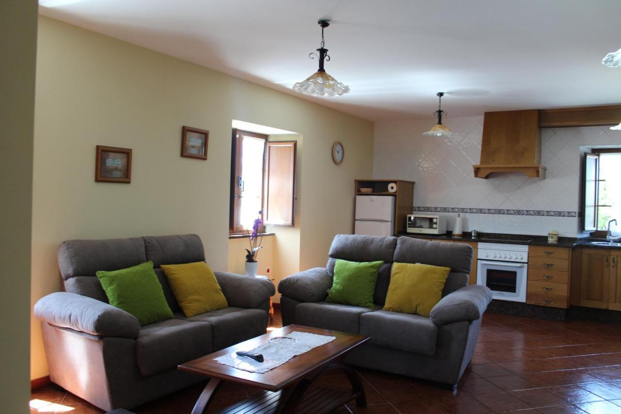 Apartamentos Casa Cerolleiro Кастропол Екстериор снимка