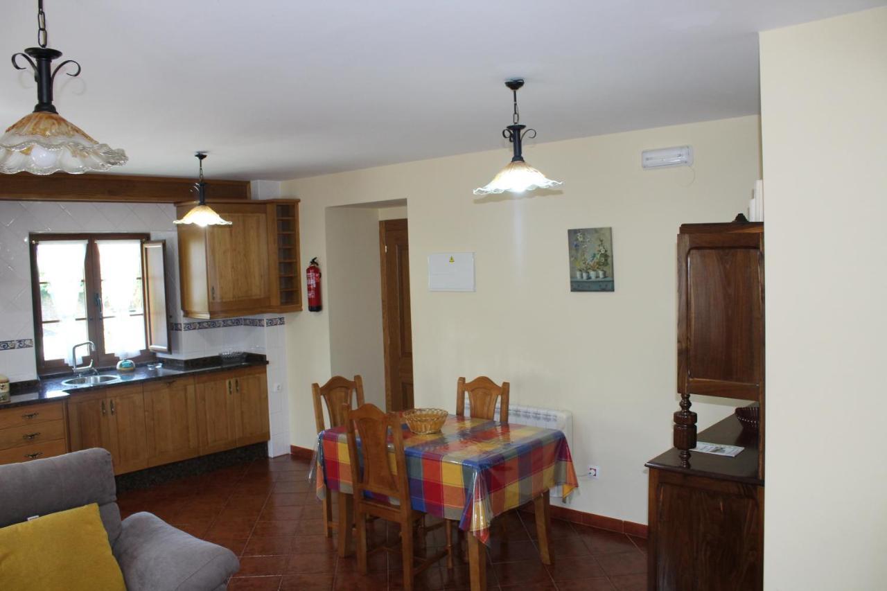 Apartamentos Casa Cerolleiro Кастропол Екстериор снимка